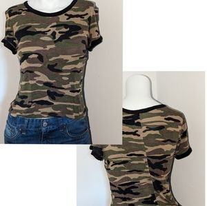 Juniors small camouflage T-shirt